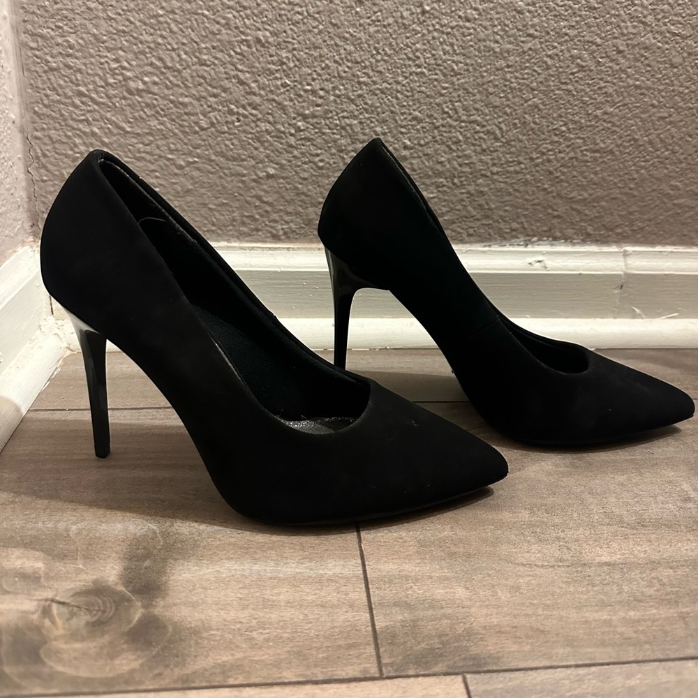 LIKE NEW✨ Black Stilettos - Torta Caliente Size 8 with Plush Silver Soles